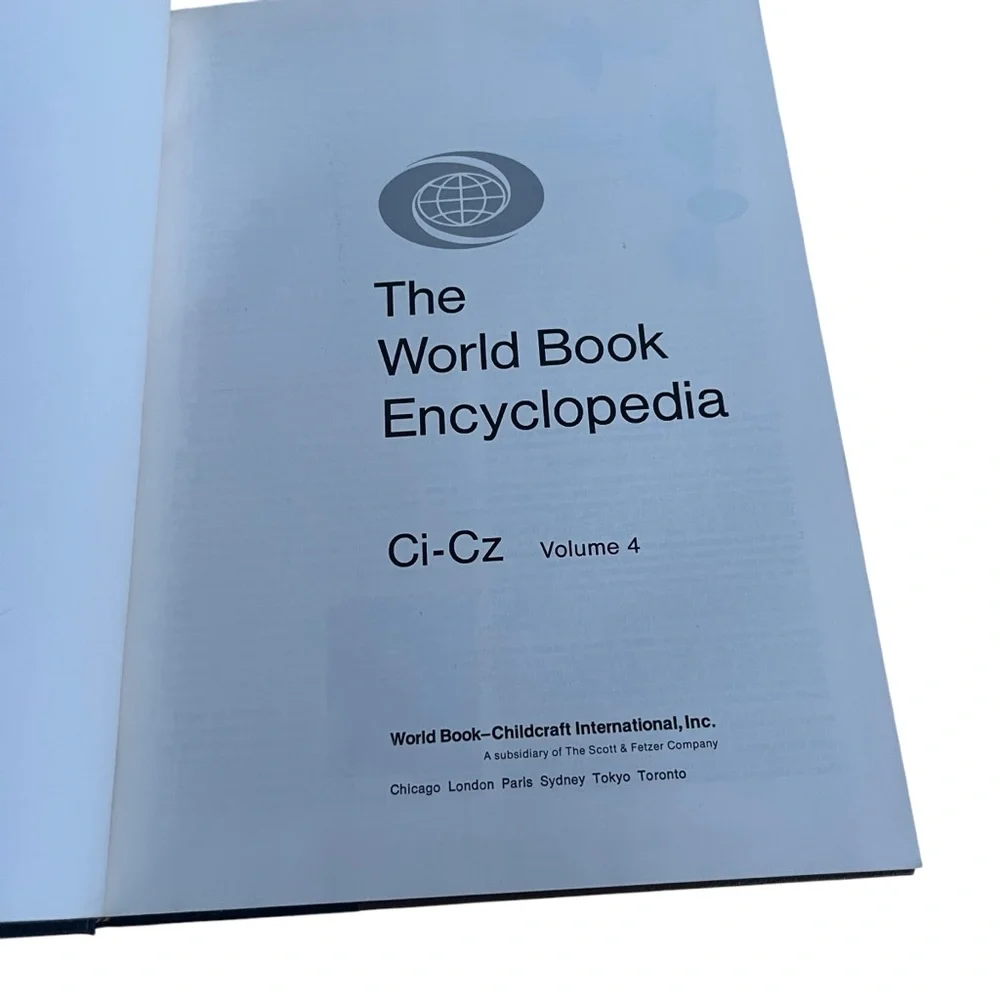 World Book Encyclopedia Ci-Cz Vol 4, 1979 Childcraft, Black Brown Gold Hardcover